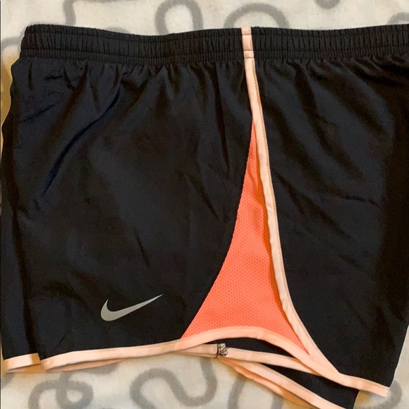 Nike Dri-fit shorts - Picture 4 of 4